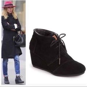 TOM’S Desert Wedge Boots Black Suede